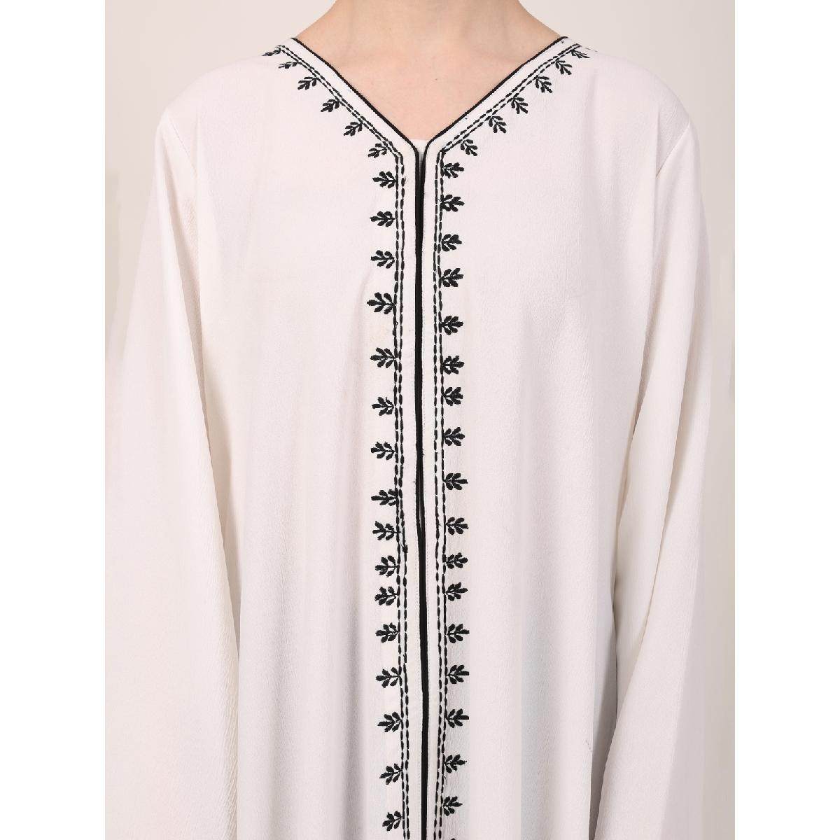 Elegant embroidery work abaya-White image 21